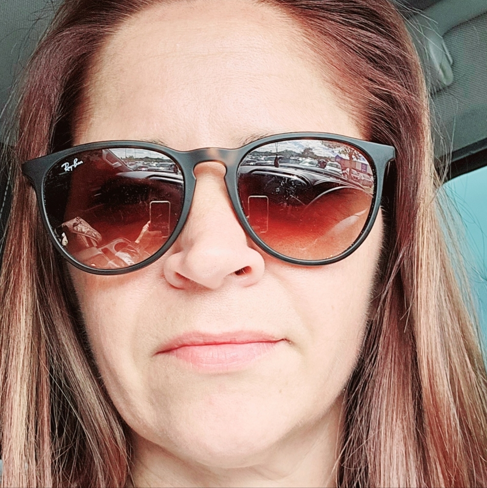 Meet your Posher, Samantha